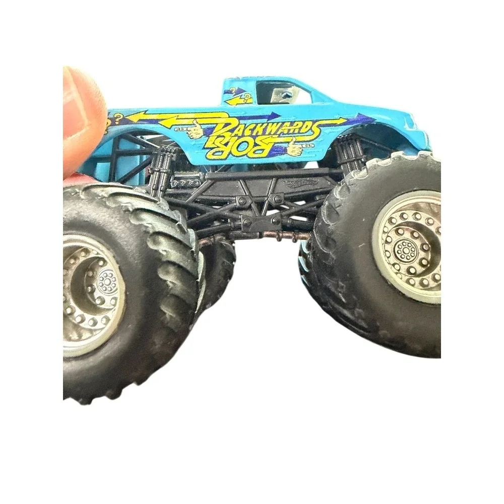 Hot Wheels Monster Jam Backward Bob Truck 1:64 Blue Diecast Off-Road Toy